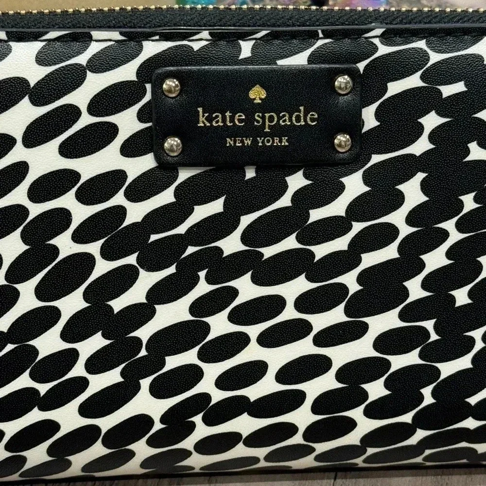 KATE SPADE LONG WALLET BLACK AND WHITE